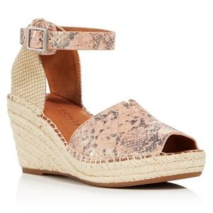 Gentle souls wedges